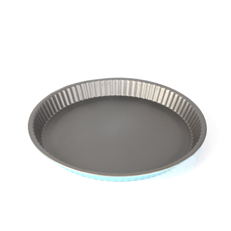 What Strategies Do China Cake Pan Manufacturers Employ To Differentiate Their Products In A Competitive Market?